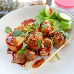 ลูกชิ้นทอด น้ำจิ้มมะขามเปียก ร้านสมจิตร ติดดาว