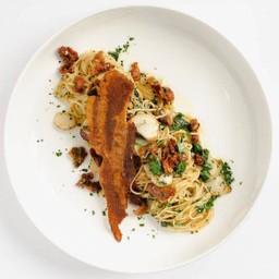 พริกแห้งเบคอนกระเทียม