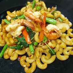 มักโรนีผัดขี้เมา