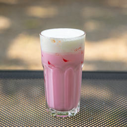 นมสดสตรอว์เบอร์รี่