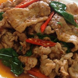 ข้าวผัดพริกเผาเนื้อ