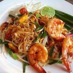 ผัดไทยกุ้งสด