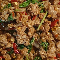 ข้าวกะเพราหมูพริกแห้ง (ไม่มีไข่)