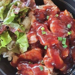 ข้าวไก่สเต็กราดซอสBBQ