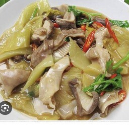 กระเพาะหมูผัดเกี่ยมฉ่าย