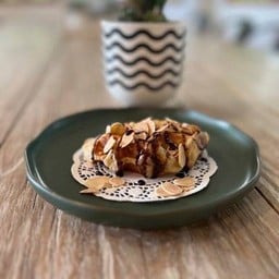 Croffle Almonds ( ครอฟเฟิล อัลมอนด์ )