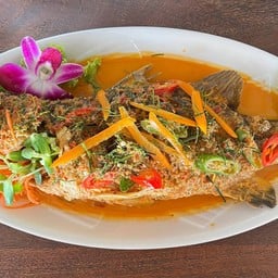 ฉู่ฉี่ปลากระพงทอด