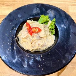สปาเก็ตตี้ซอสคาโบนาร่าไก่
