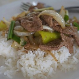 ผัดพริกหยวกตับราดข้าว