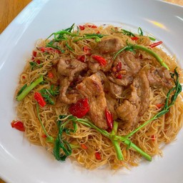 หมี่ผัดกระเฉด หมู