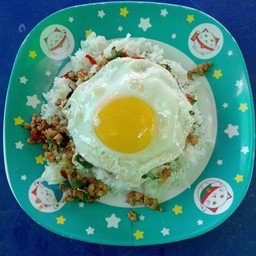 กะเพราหมูสับ+ไข่ดาว