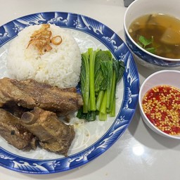 ข้าวหน้าซี่โครงหมูตุ๋น