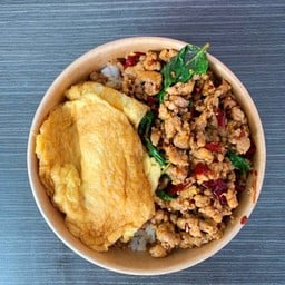 กะเพราหมูสับ+(ไข่เจียว)
