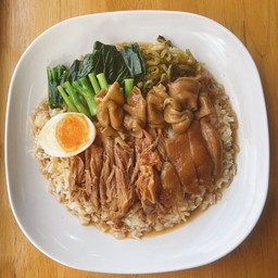 ข้าวขาหมู+ไส้