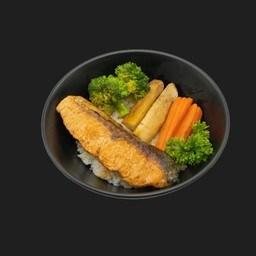 ชุดข้าวสเต็กแซลมอน