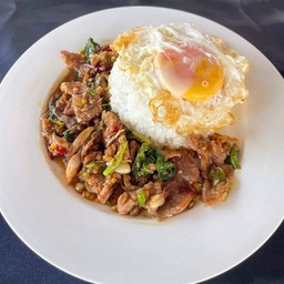 กระเพราเนื้อ