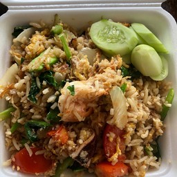 ข้าวผัดรวมมิตร