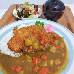ข้าวหน้าแกงกะหรี่หมูทอด เซ็ต