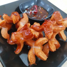 ไส้กรอกไก่หนังกรอบทอด