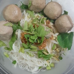 ก๋วยเตี๋ยวเนื้อน้ำใส