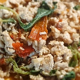 ข้าวกะเพราไก่พริกแห้ง (ไม่มีไข่)