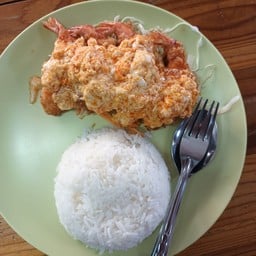 ข้าวกุ้งทอดเนื้อทอง