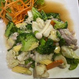 ผัดผักรวมหมู+กุ้ง