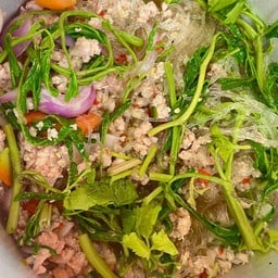 ยําวุ้นเส้นหมูสับผักกระเฉด