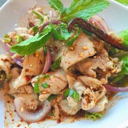 หมูนุ่มน้ำตก