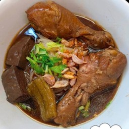 ก๋วยเตี๋ยวไก่ตุ๋น-ครัวเจ๊สุ