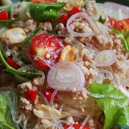 ยำวุ้นเส้นหมูสับ