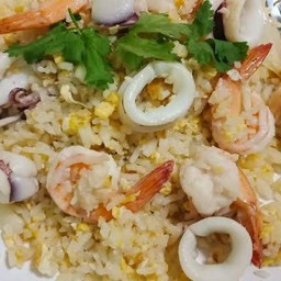 ข้าวผัดกุ้ง+หมึก