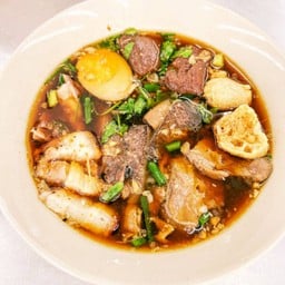 ก๋วยจั๊บน้ำข้น (สูตรอาม่า ความอร่อยไว้ใจสีมรกต)