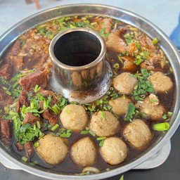 เกาเหลาหม้อไฟหมูตุ๋น