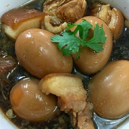 ข้าวราดแกงไทเลย