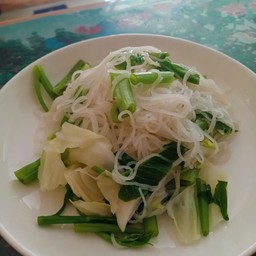 เส้นสดผักลวก