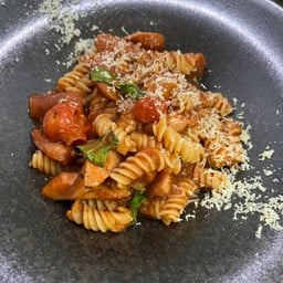 พาสต้าซอสมะเขือเทศสไตล์อิตาเลียนไส้กรอก - Pasta Sausage Italian Tomato Sauce