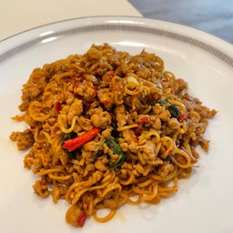 มาม่ากะเพราหมู