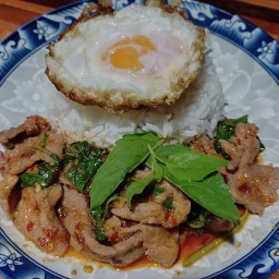 กะเพราเเซ่บ (พริกเเห้ง) อ่อนนุช66