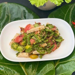 ส้มตำถั่วปลาร้าหมูยอ