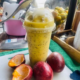 กล้วย ปั่น + เสาวรส   สดๆๆ