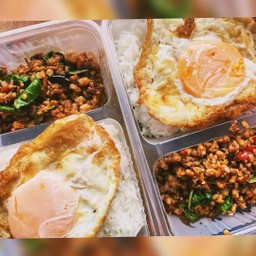 ข้าวกะเพราหมูสับ จะว่ายั่ววก็ได้