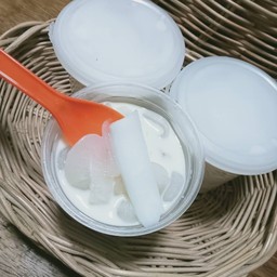 ลูกตาลนมสดมะพร้าวอ่อน