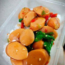 กะเพราไส้กรอก