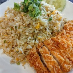 ข้าวผัด HUNGER ไก่กรอบ