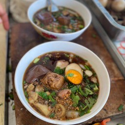 บาร์บีคิว&ข้าวโพดคลุกเนย ยำ&กะเพราby.nuch