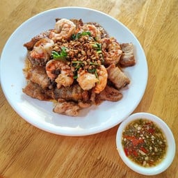 เหลาทอดกระเทียม(กับข้าว) + น้ำจิ้มซีฟู้ด