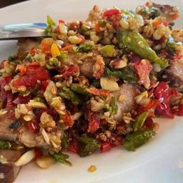 หมูกรอบ/สามชั้นคั่วพริกเกลือ