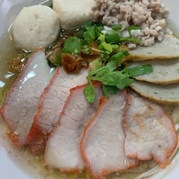 ก๋วยเตี๋ยวหมูป้าฝนลุงโชค