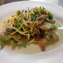 ยำปลาสลิด